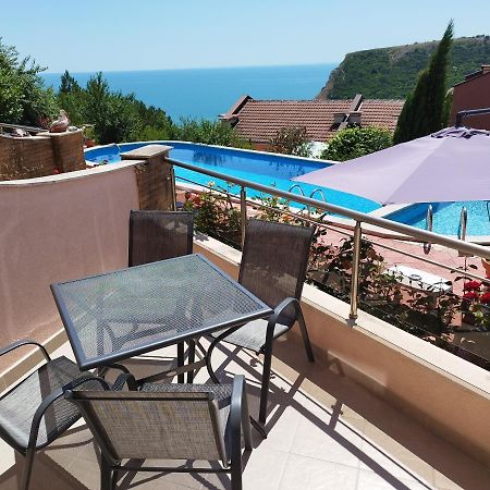 Green, Quiet And Beautiful 1 Apartment Kavarna Bagian luar foto