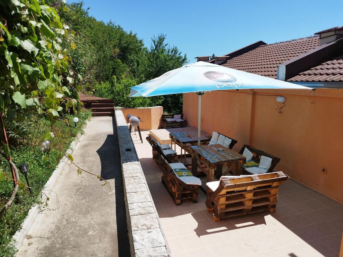 Green, Quiet And Beautiful 1 Apartment Kavarna Bagian luar foto