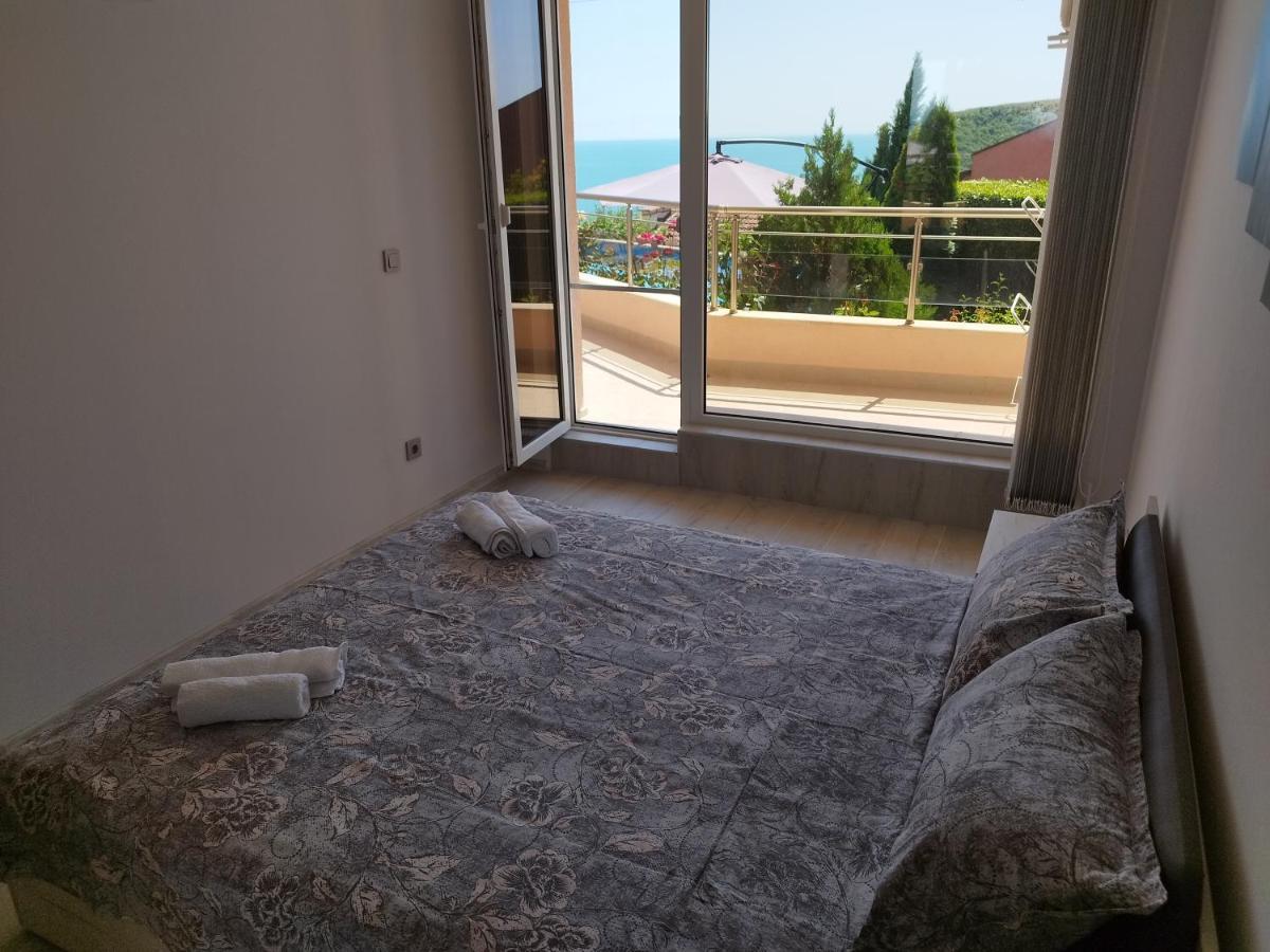 Green, Quiet And Beautiful 1 Apartment Kavarna Bagian luar foto