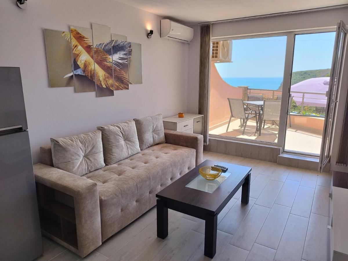 Green, Quiet And Beautiful 1 Apartment Kavarna Bagian luar foto