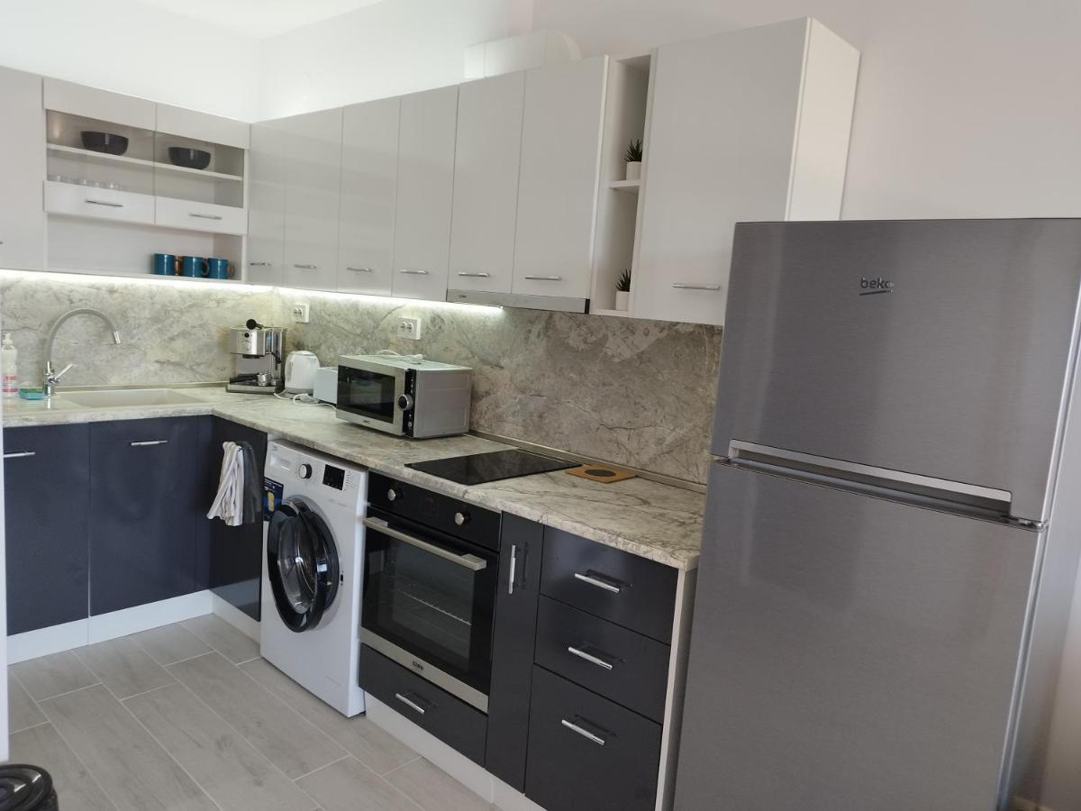 Green, Quiet And Beautiful 1 Apartment Kavarna Bagian luar foto
