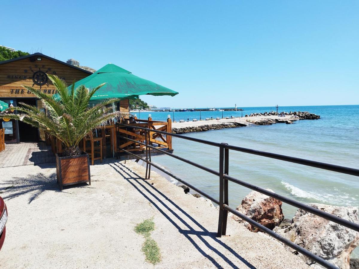Green, Quiet And Beautiful 1 Apartment Kavarna Bagian luar foto