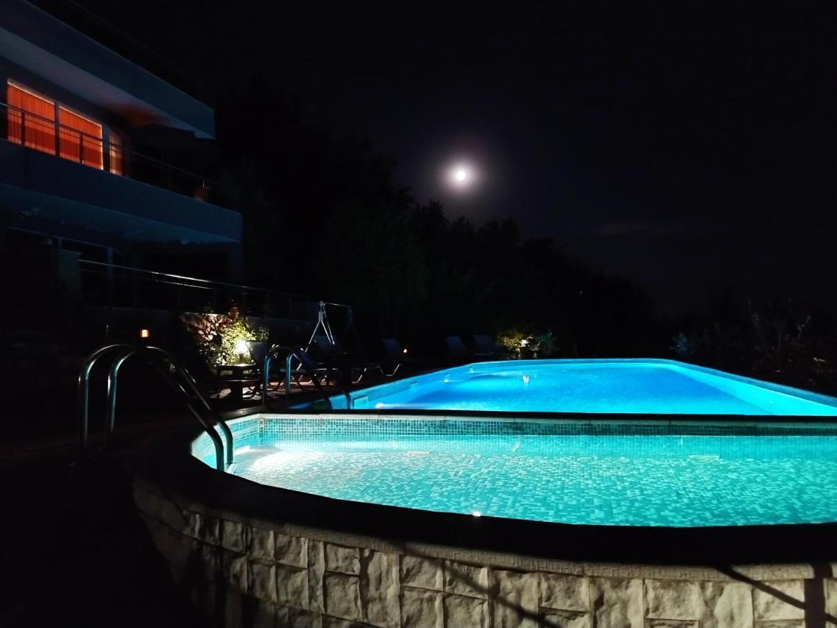Green, Quiet And Beautiful 1 Apartment Kavarna Bagian luar foto