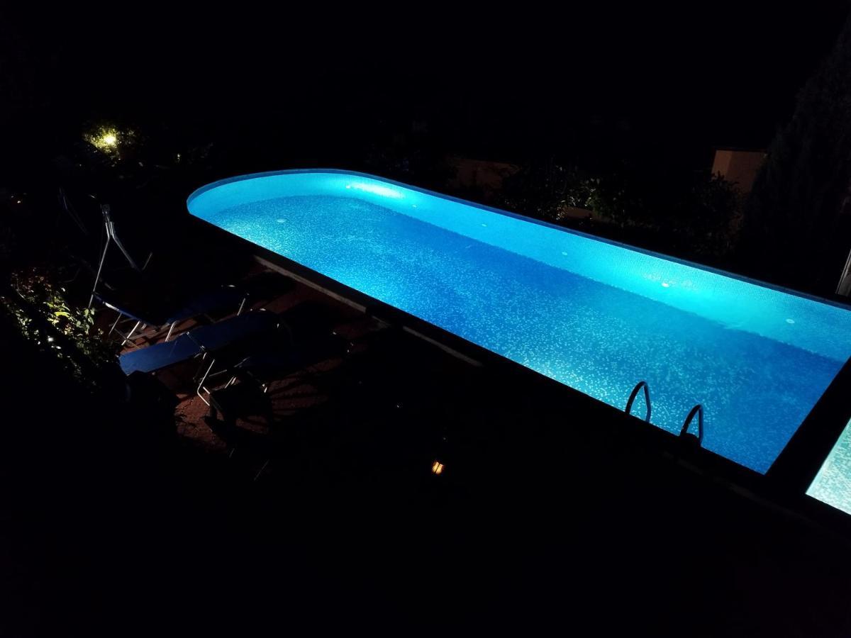 Green, Quiet And Beautiful 1 Apartment Kavarna Bagian luar foto