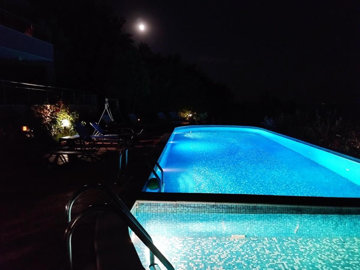 Green, Quiet And Beautiful 1 Apartment Kavarna Bagian luar foto